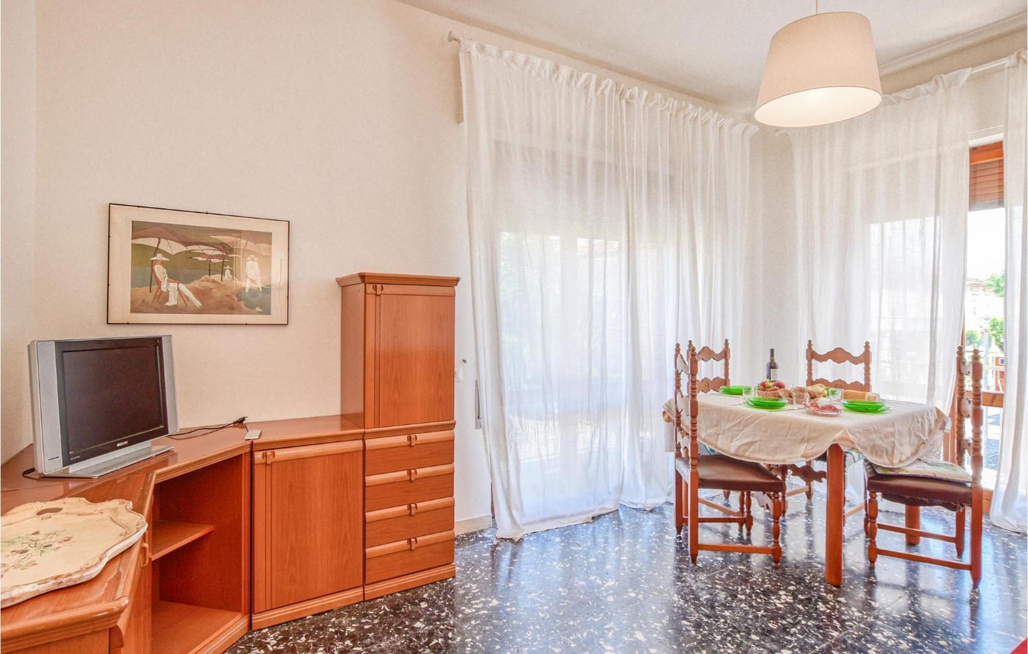 Awesome Apartment In Viareggio With Wifi Esterno foto